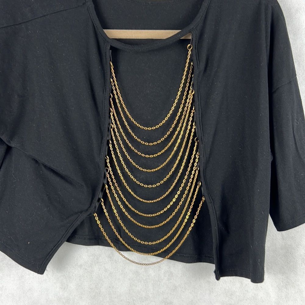 Fashion Nova Fearless Tiger Chain Tee - Picture 3 of 8